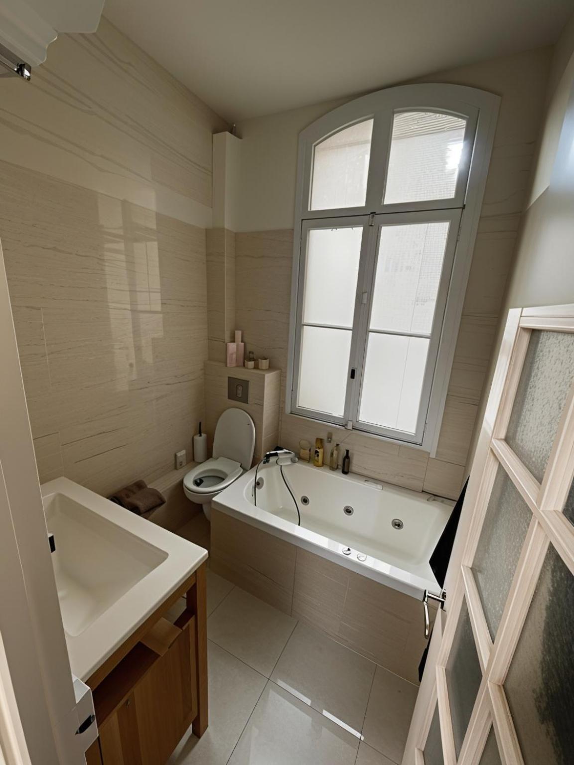 Cosy And Modern Near Champs-elysees - Arc De Triomphe Appartamento *